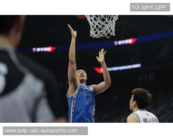 范子铭在对阵广东的比赛中展现出色表现引发球迷热议 范子铭在对阵广东的比赛中展现出色表现引发球迷热议